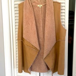 Awesome sleeveless cardi with Sherpa lining by Kori